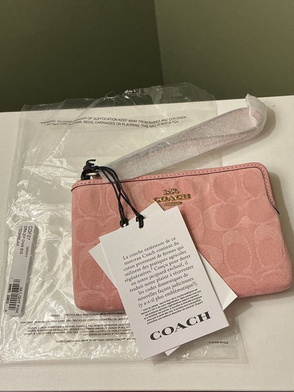 Coach NWT Pink Signature Denim Canvas Wristlet Clutch Gold Accent